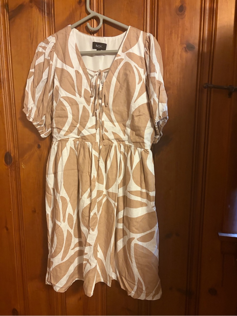 MSK Cream & Tan Tie-Front Puff Sleeve Midi Dress